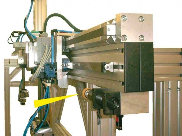 Con un sistema de frenado que controla los carros neumaticos